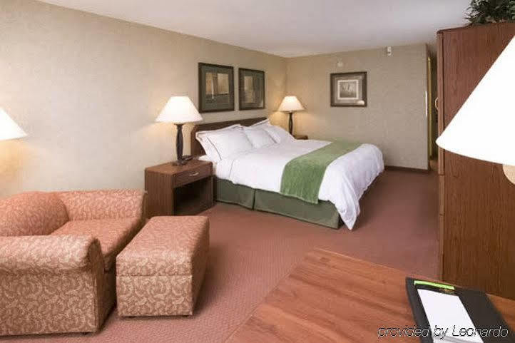 Rodeway Inn 애크런 객실 사진